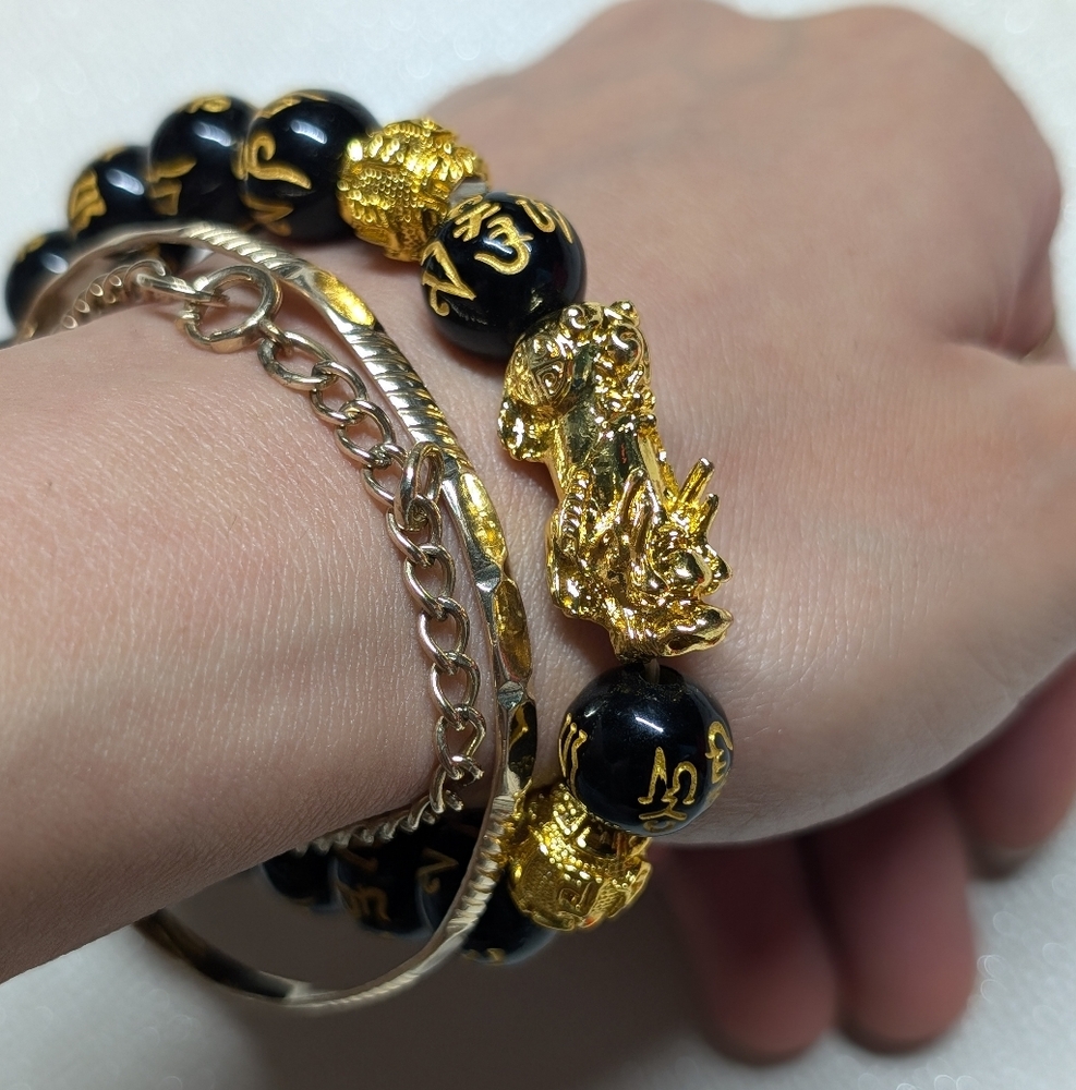Gold and Black Beaded Bracelet Dragon 3d Chinese Decorative Beads